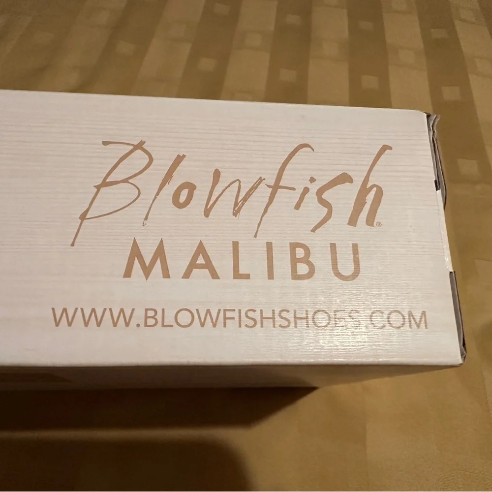 Blowfish Malibu White and‎ Pink Kids Sandals with Bow NEW Size 6 girls